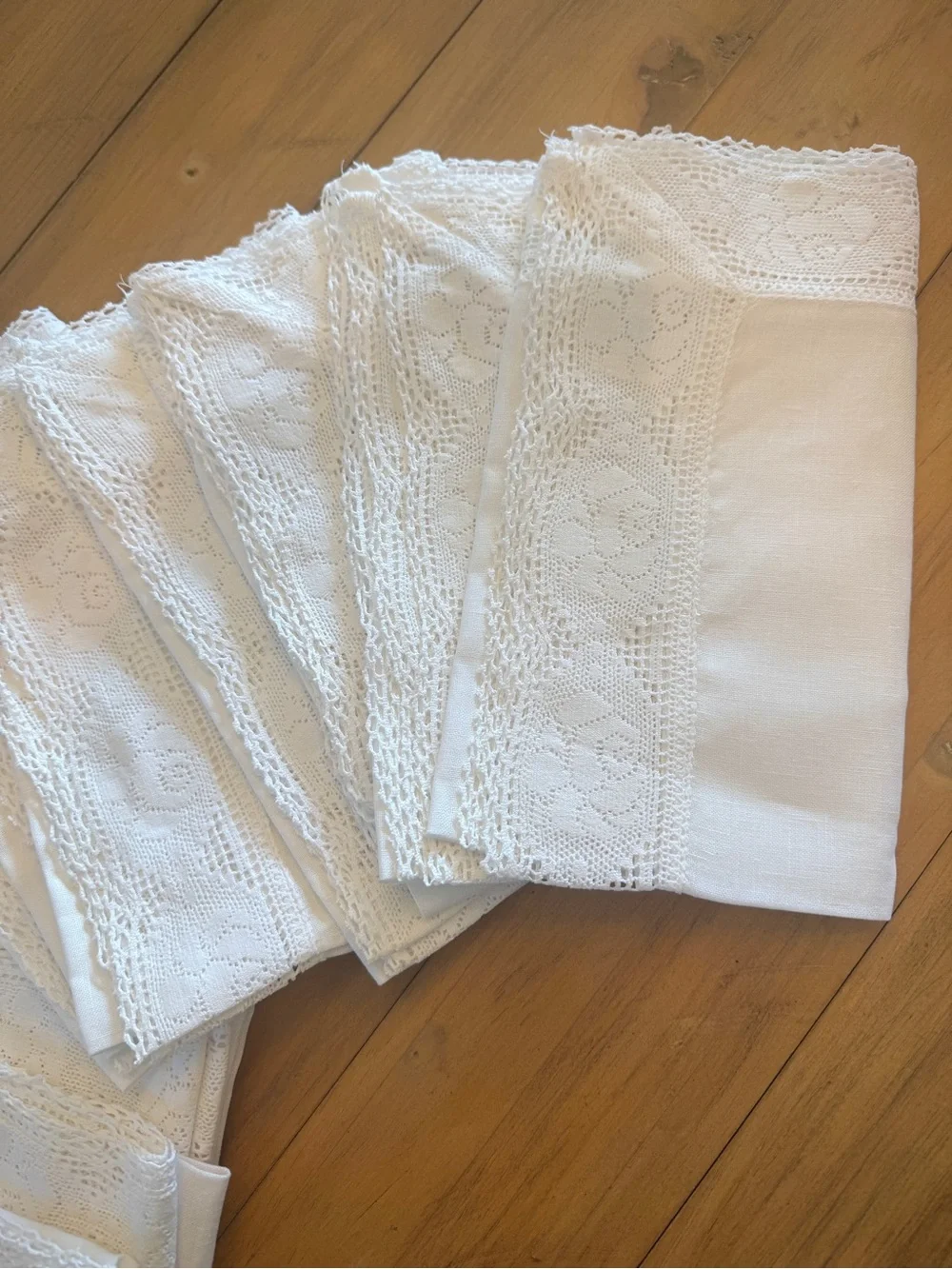 Set off 12 Vintage White Linen Napkins Lace Trim 20” Wedding Cottage Napkins